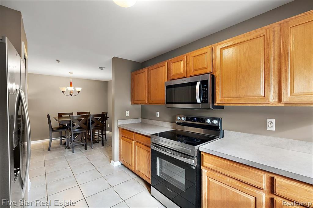 16924 Farmington Road, 93, Livonia, MI 48154 — Photo 36