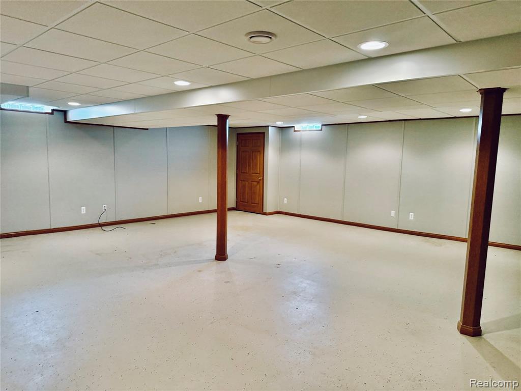 7411 N Farmington Road, Westland, MI — Photo 21