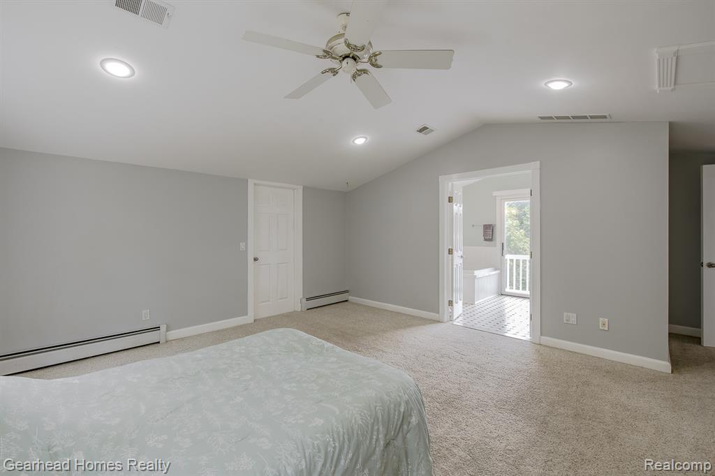 6296 Elizabeth Lake Road, Waterford, MI 48327 — Photo 50