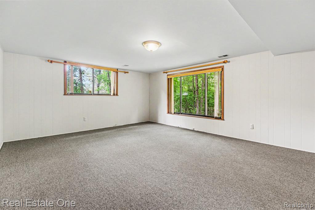 4757 Hardwoods Drive, West Bloomfield, MI 48323 — Photo 46