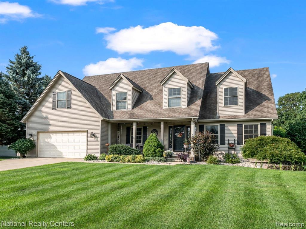 391 MCINTOSH, Almont, MI 48003 — Photo 2