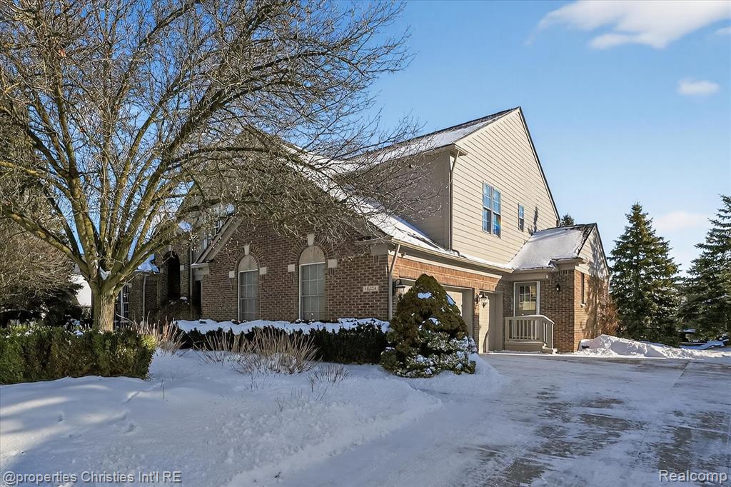 16224 Oak Forest Court W, Northville, MI 48168 — Photo 3