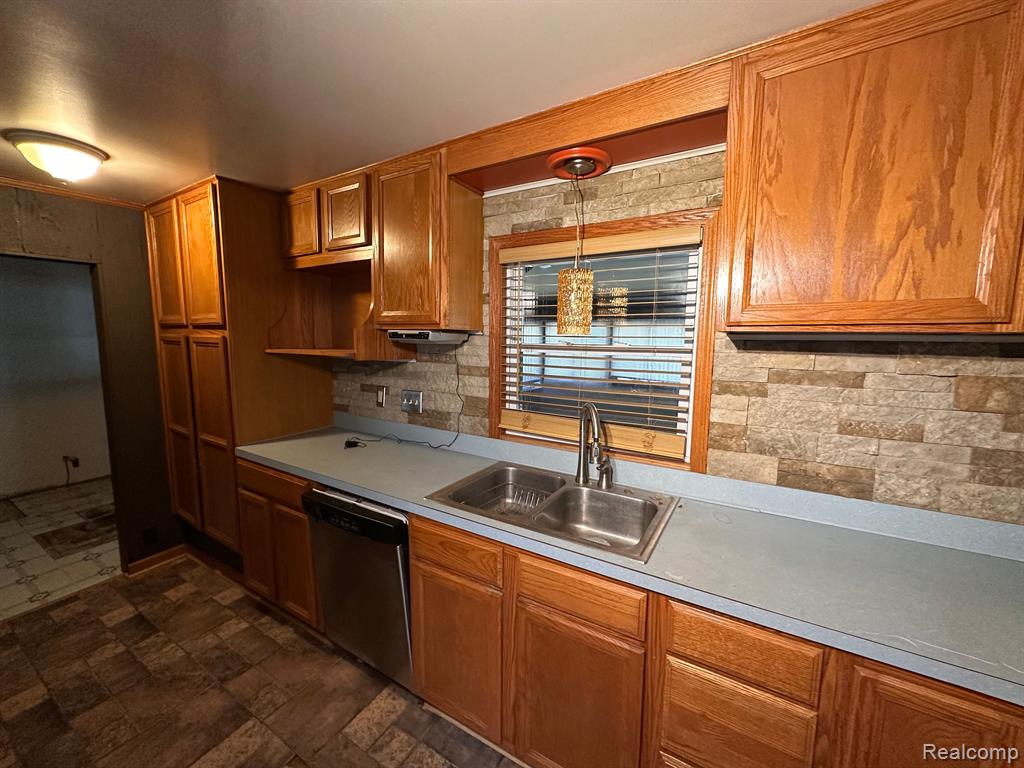 5324 SOUTHWAY Drive, Swartz Creek, MI 48473 — Photo 9