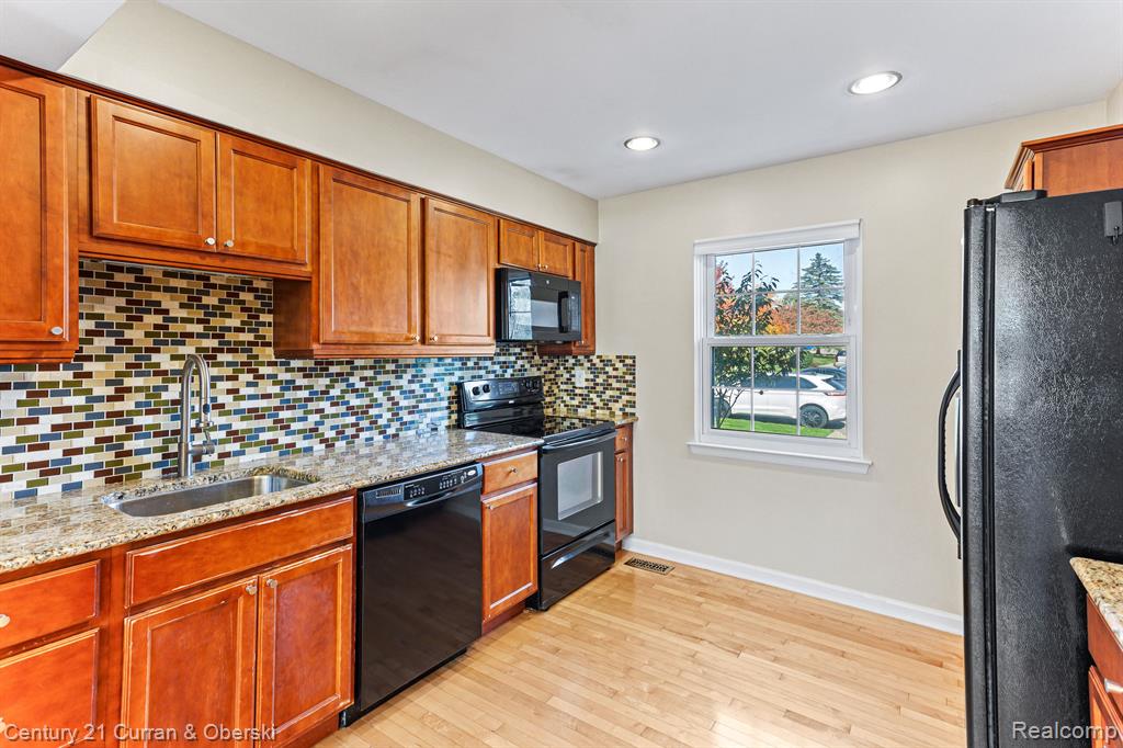 42645 Savoy Court, Northville, MI 48167 — Photo 8