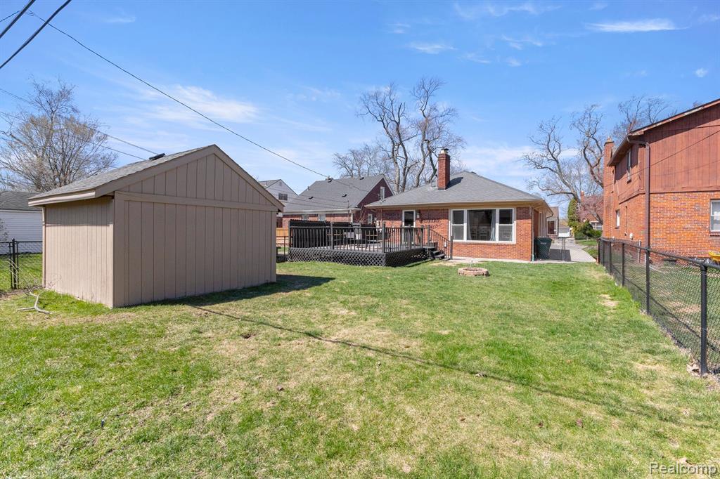 823 NEW YORK Avenue, Lincoln Park, MI 48146 — Photo 32