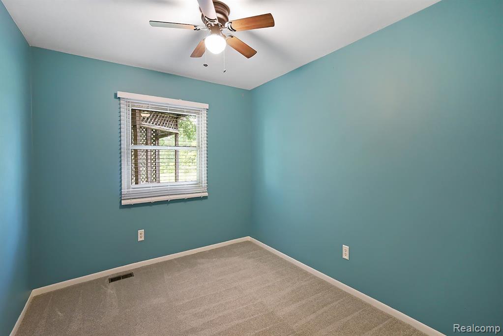5392 Orchard Crest Drive, Troy, MI 48085 — Photo 17
