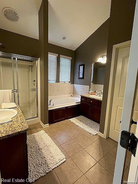 748 KNOLLS LANDING Drive, Milford, MI 48381 — Photo 9