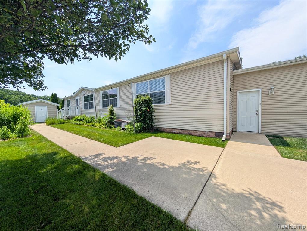 11766 Village Pines Court, South Lyon, MI 48178