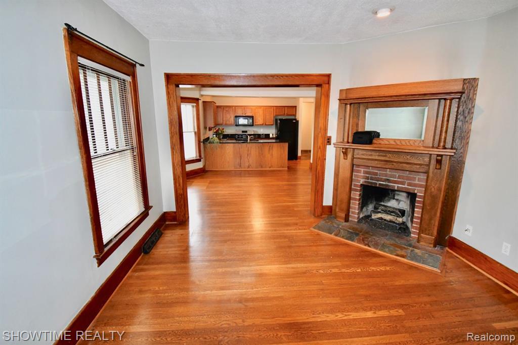 715 W 4TH Street, Royal Oak, MI 48067 — Photo 5