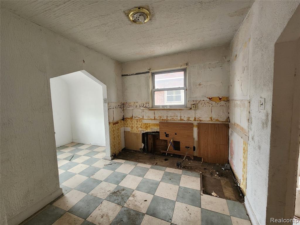 8372 Carlin Street, Detroit, MI 48228 — Photo 12
