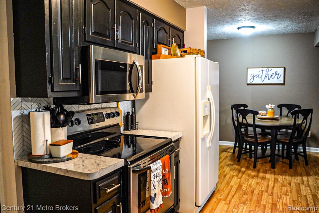 5521 N Belsay Road, Flint, MI 48506 — Photo 9