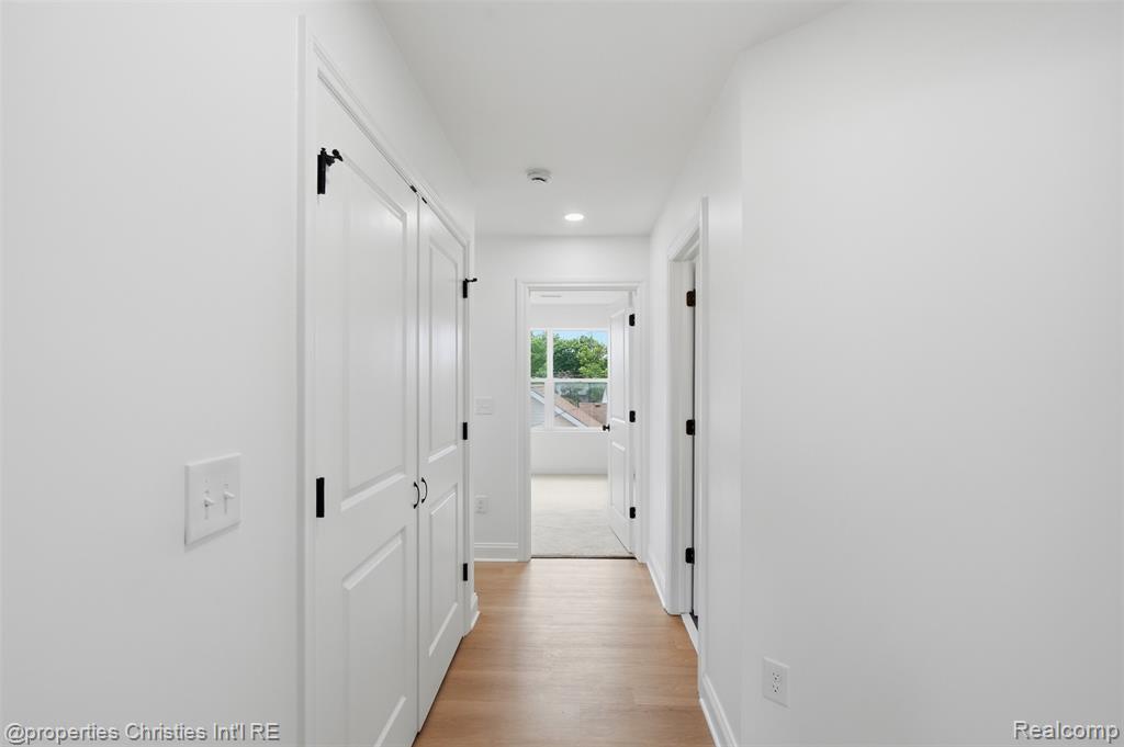 27828 Groveland Street, Madison Heights, MI 48071 — Photo 14