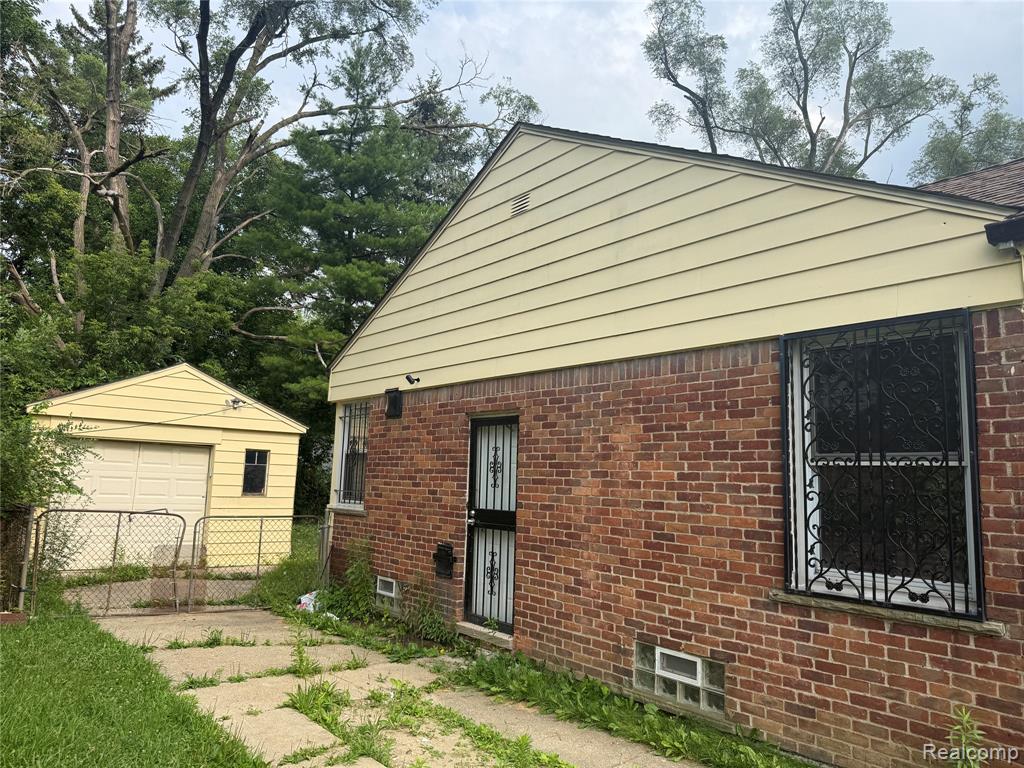19358 Evergreen Road - Photo 3