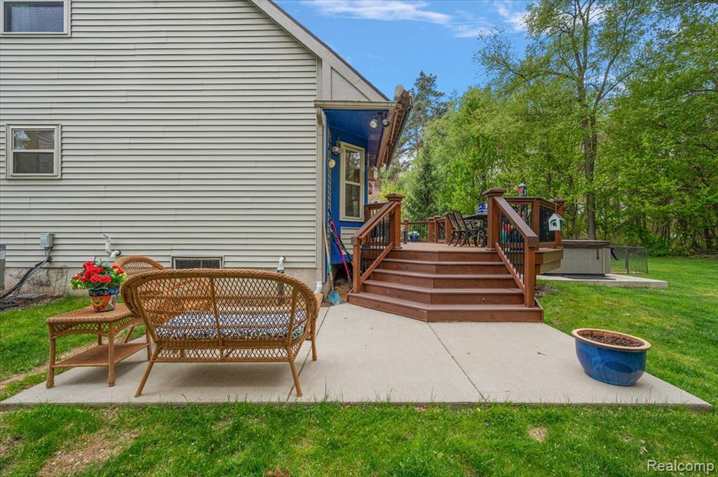 607 Salus Drive, Waterford, MI 48327 — Photo 38