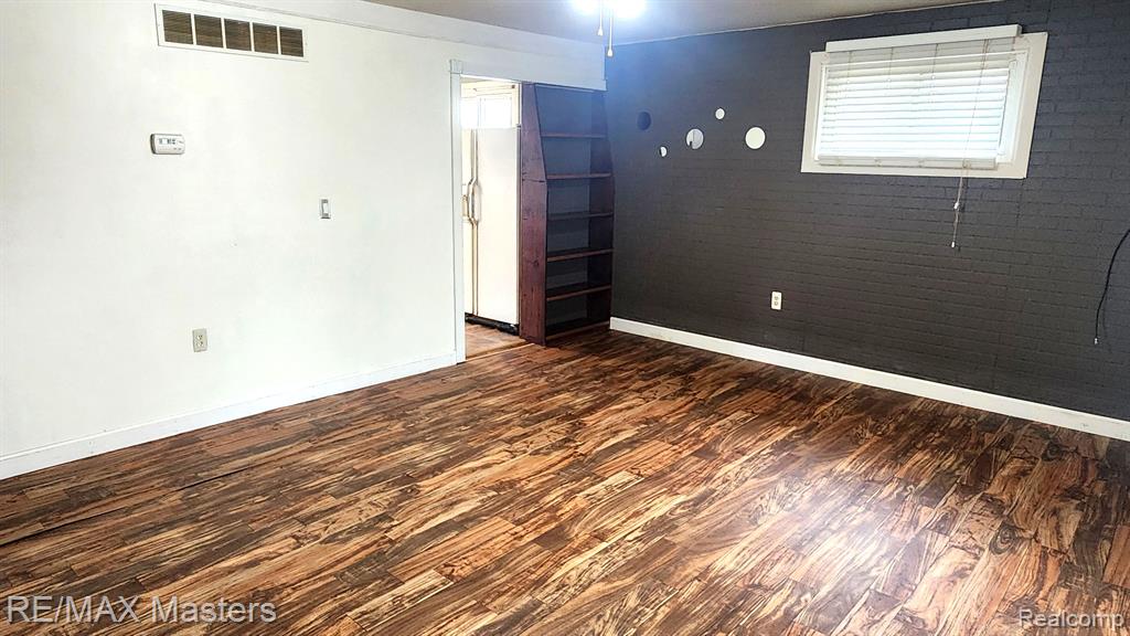 8267 OAK Street, Taylor, MI 48180 — Photo 11