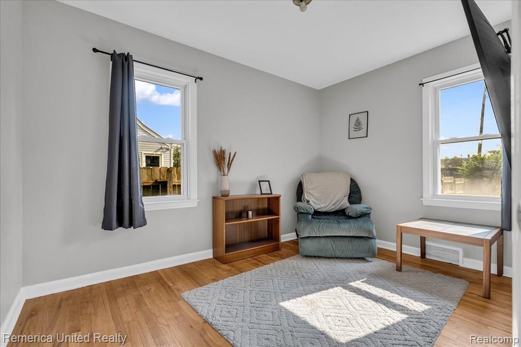 4240 Mandalay Avenue, Royal Oak, MI 48073 — Photo 15