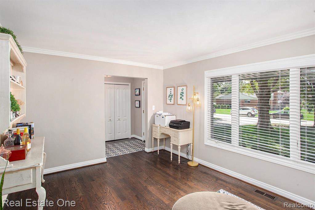 4238 Greensboro Drive, Troy, MI 48085 — Photo 3