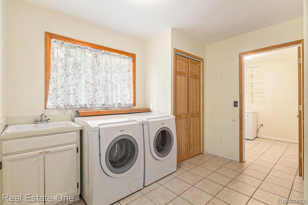 4255 Petrel Court, Highland, MI — Photo 16