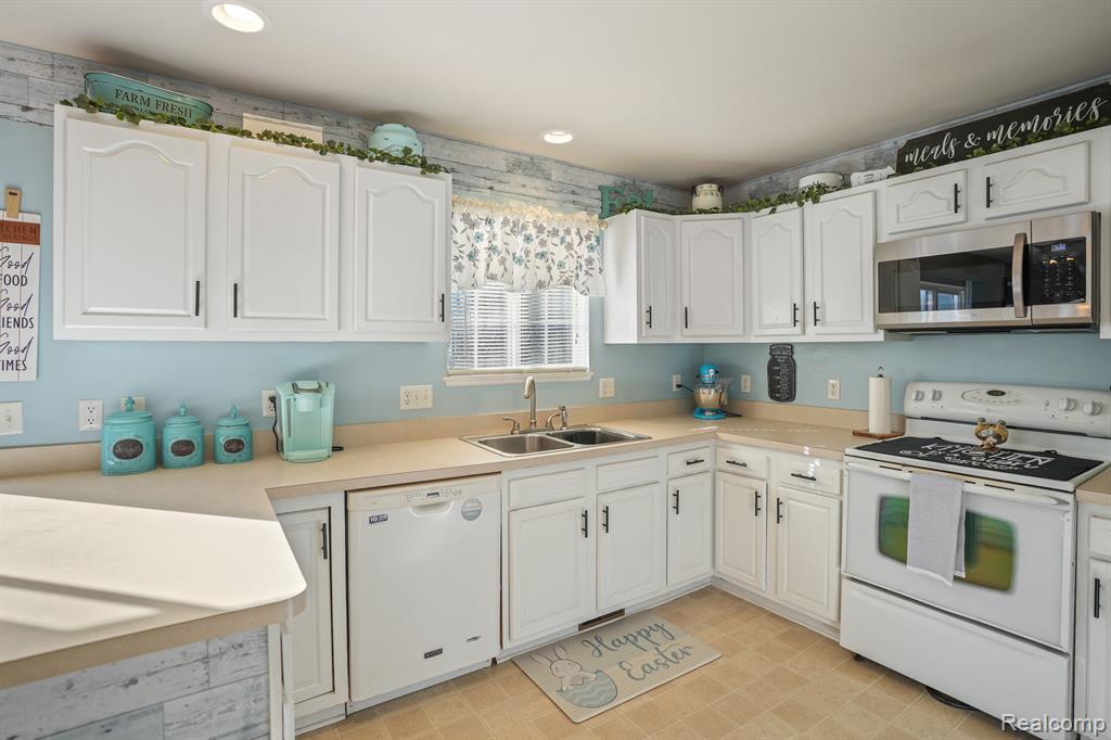 5124 HICKORY Trail, Grand Blanc, MI 48439 — Photo 7