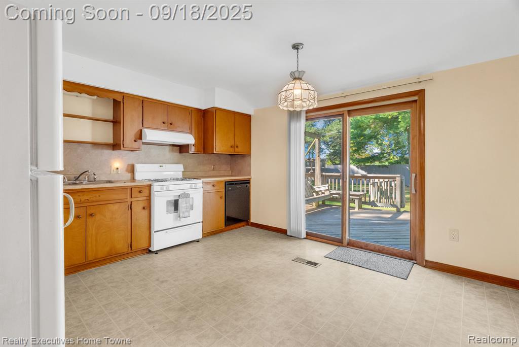 4929 Forman Drive, Fort Gratiot, MI 48059 — Photo 9