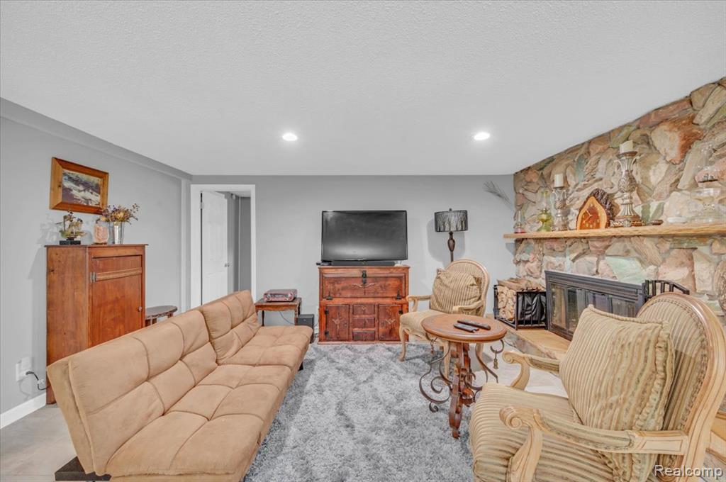 1084 E Grand Blanc Road, Grand Blanc, MI 48439 — Photo 9