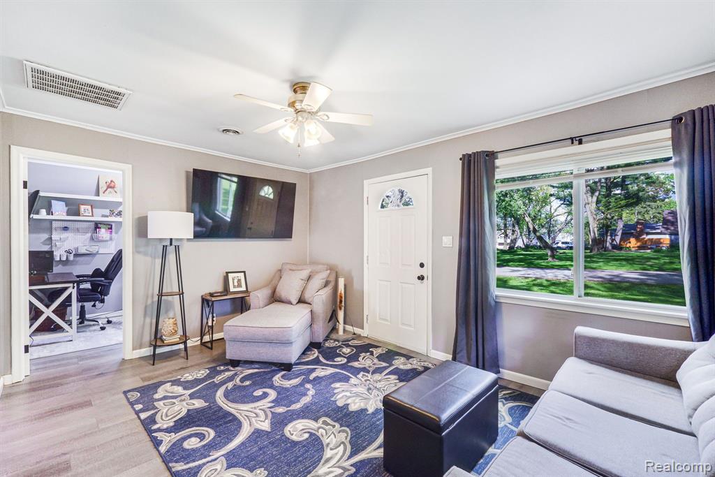 4120 Bunker Avenue, West Bloomfield, MI 48323 — Photo 9