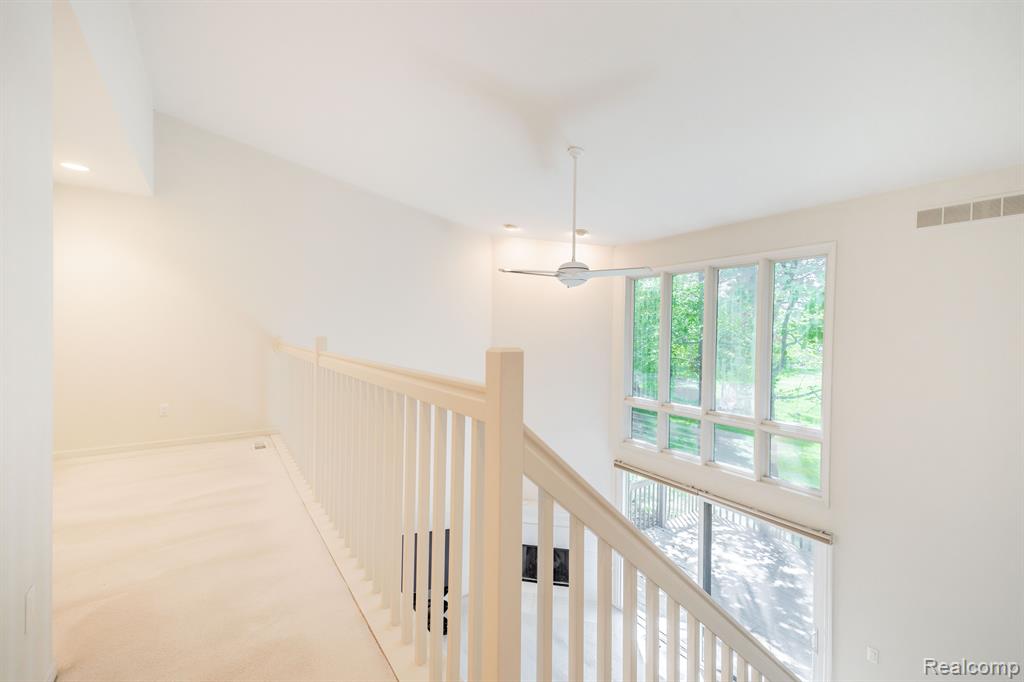 9854 HAWTHORNE GLEN Drive, Grosse Ile, MI 48138 — Photo 21