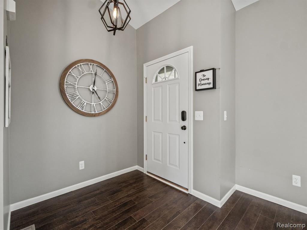 444 OTTER RUN Road, Holly, MI 48442 — Photo 8