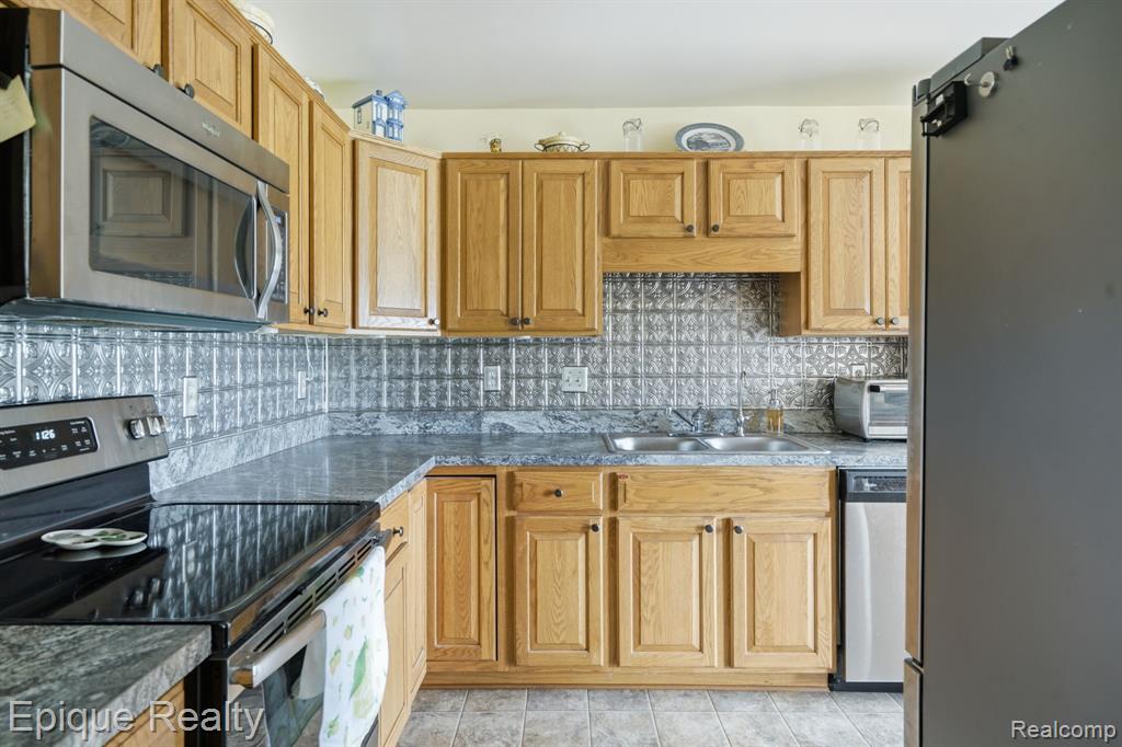 238 Quail Drive, Capac, MI 48014 — Photo 9