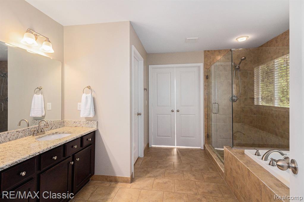 28462 COTTAGE Lane, New Hudson, MI 48165 — Photo 19