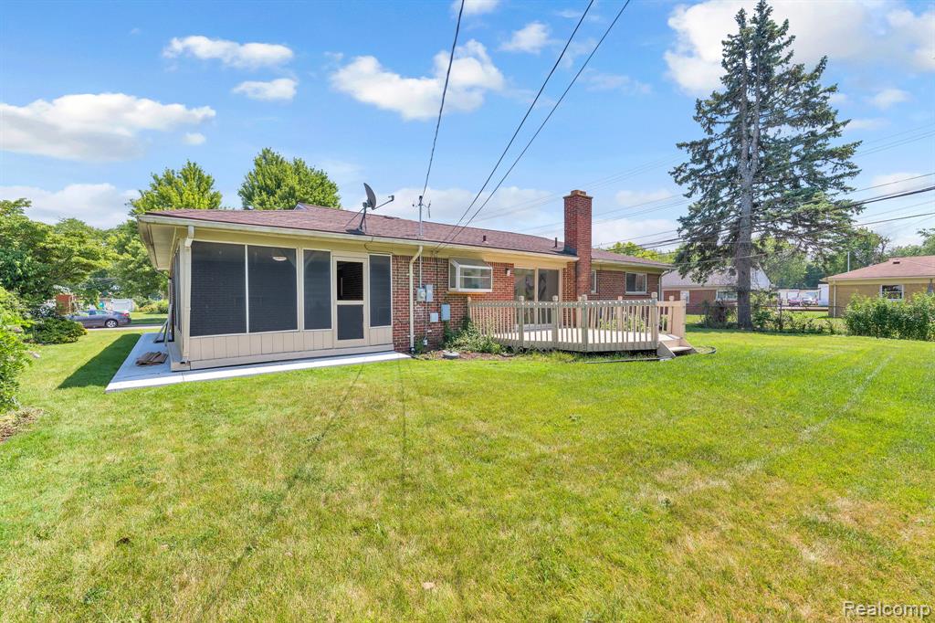 26327 Woodworth Circle, Dearborn Heights, MI 48127 — Photo 36
