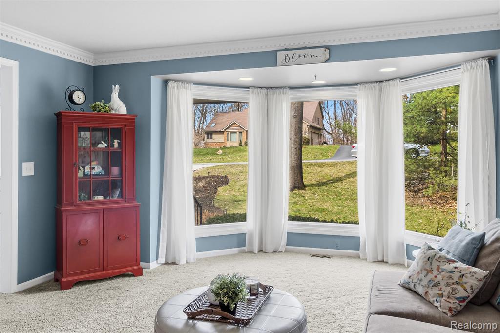 9641 Rolling Greens Drive, Pinckney, MI 48169 — Photo 6