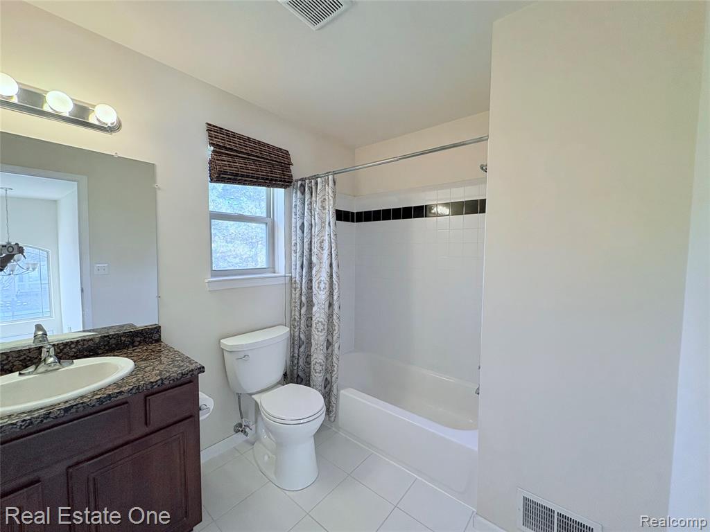 6178 Elarz Drive, Troy, MI 48085 — Photo 22