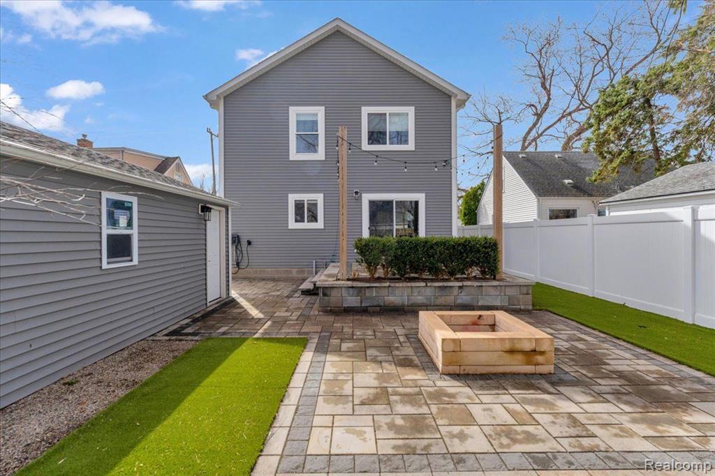 705 WHITCOMB Avenue, Royal Oak, MI 48073 — Photo 39