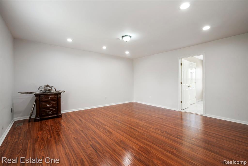 5510 Greenbriar Drive, West Bloomfield, MI — Photo 21