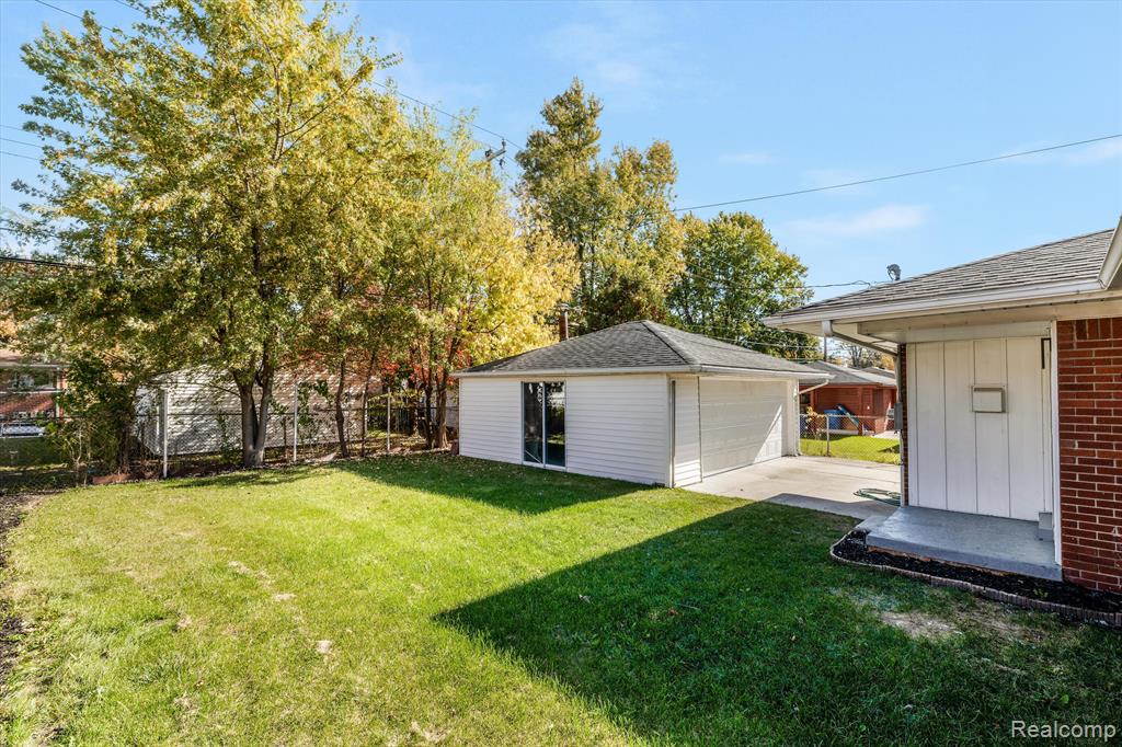 8134 LOCHDALE Street, Dearborn Heights, MI 48127 — Photo 38