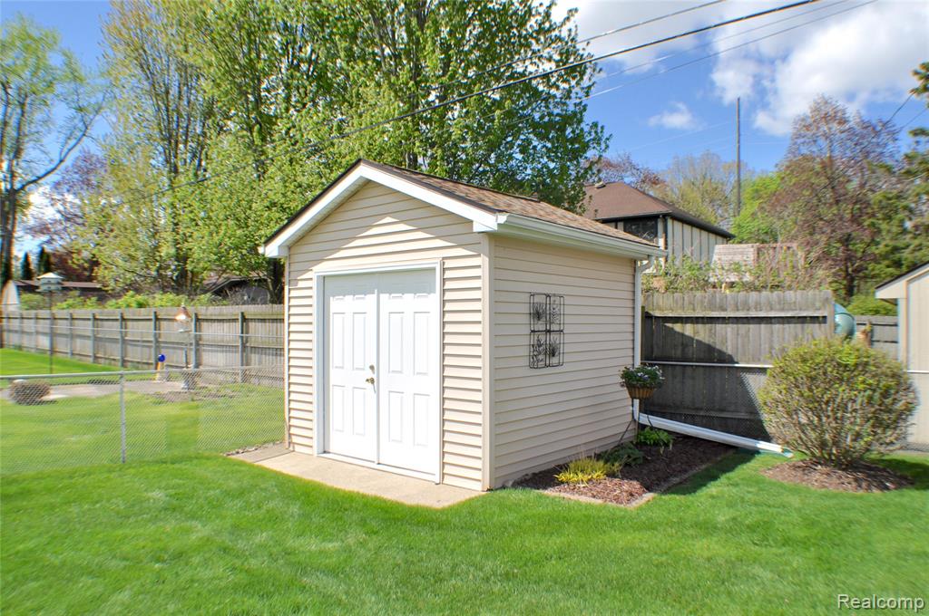 3593 Meadowleigh Lane, Waterford, MI 48329 — Photo 48