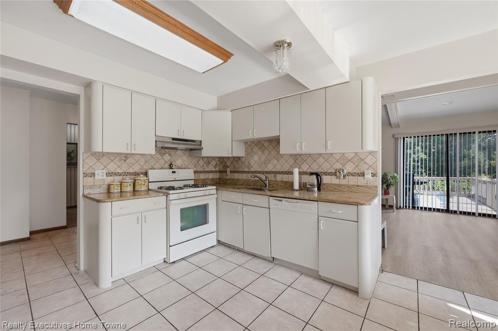 5281 Shruboak Drive, Sterling Heights, MI 48310 — Photo 18