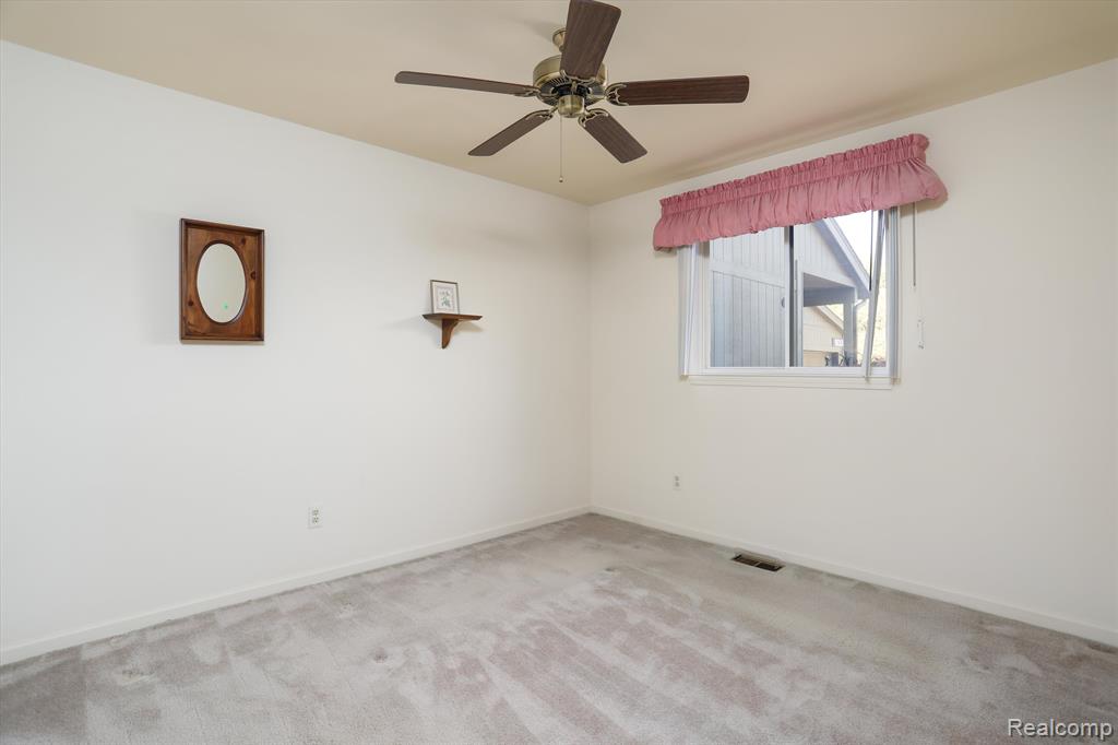 9735 HAWTHORNE GLEN Drive, Grosse Ile, MI 48138 — Photo 19