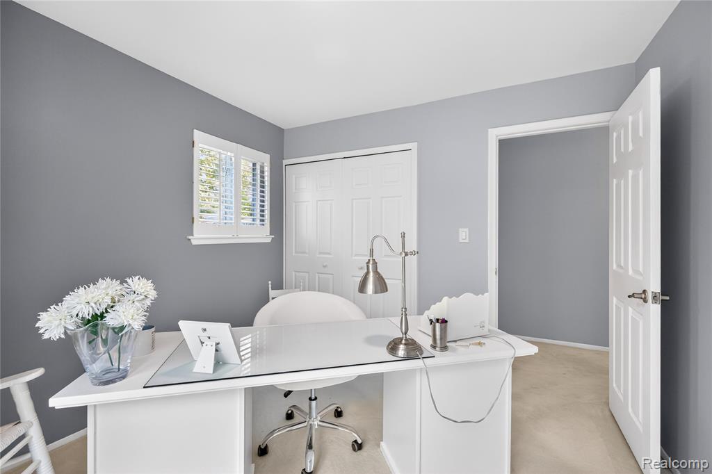 8733 Woodside Drive, Grosse Ile, MI 48138 — Photo 29