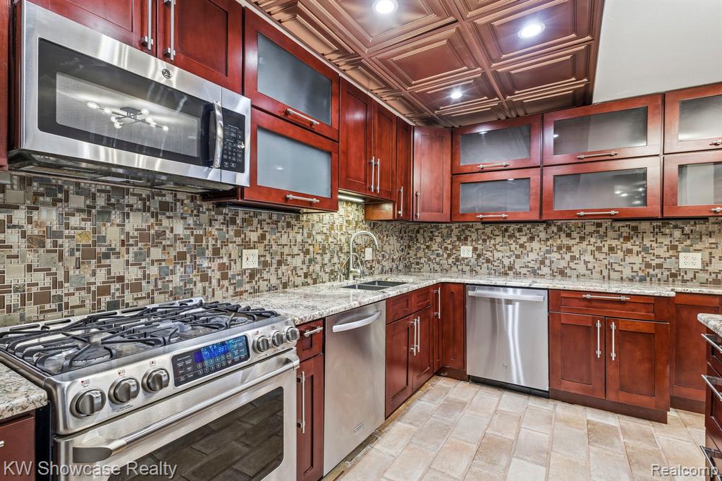 1539 Wandrei Court, Commerce Twp, MI 48382 — Photo 46