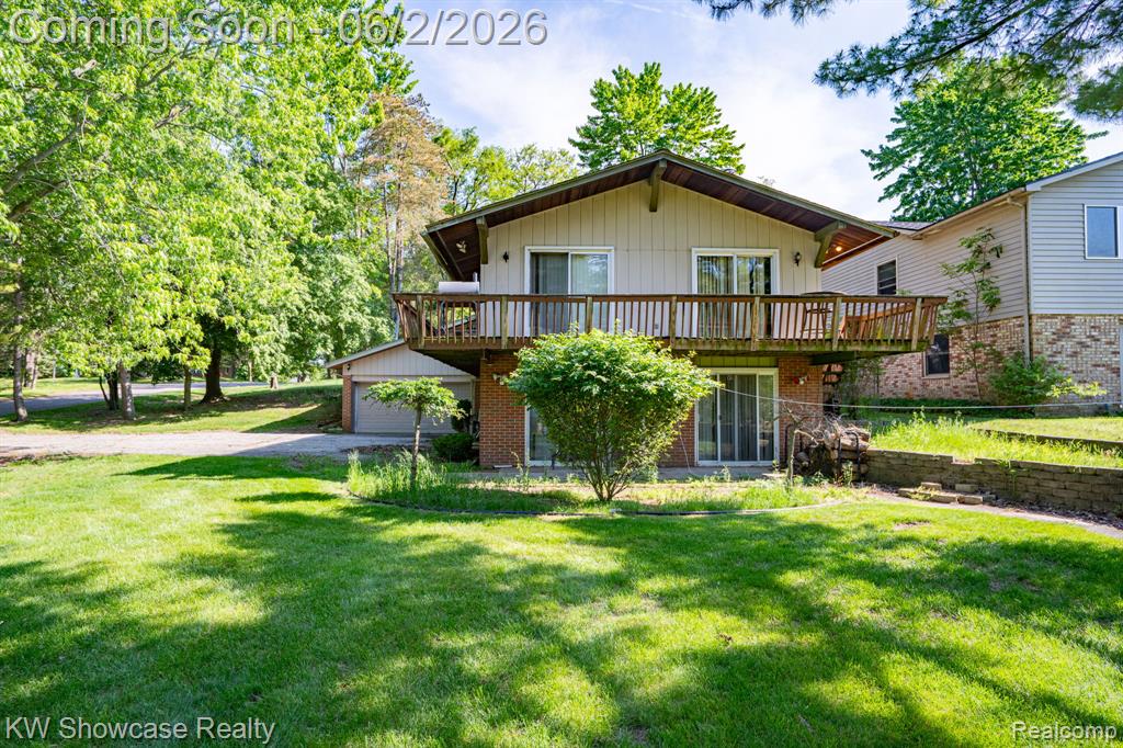 820 Clara Street, Commerce Twp, MI 48390 — Photo 10