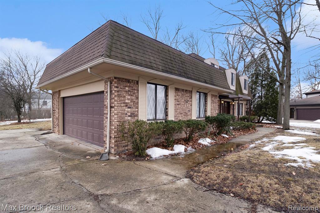 5962 CHERRY CREST Drive, West Bloomfield, MI — Photo 4