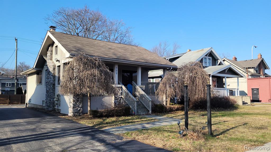909 N MAIN Street, Royal Oak, MI 48067 — front exterior