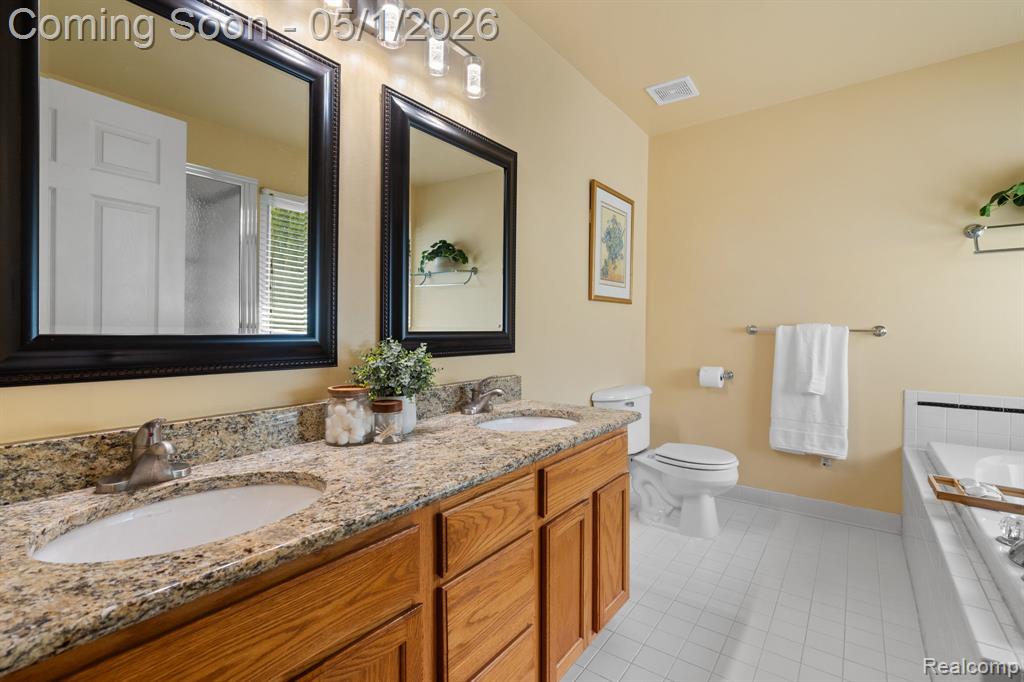 1861 Twin Sun Circle, Walled Lake, MI 48390 — Photo 50
