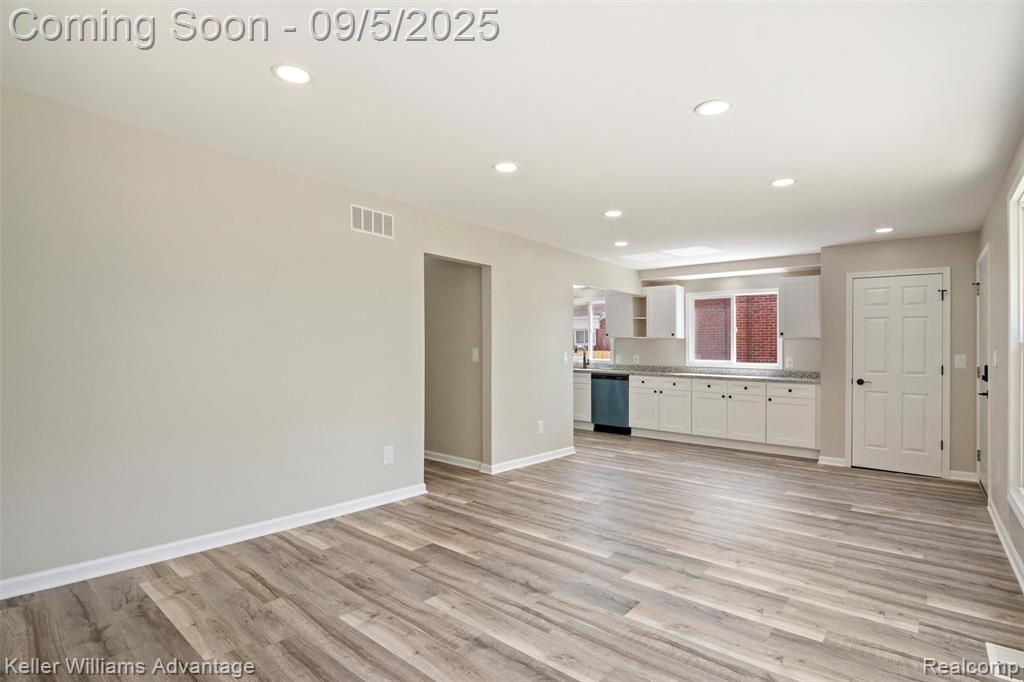9844 E Clements Circle, Livonia, MI 48150 — Photo 7