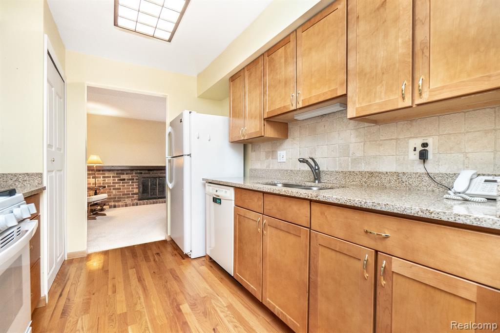 1814 WICKHAM Street, Royal Oak, MI 48073 — Photo 15