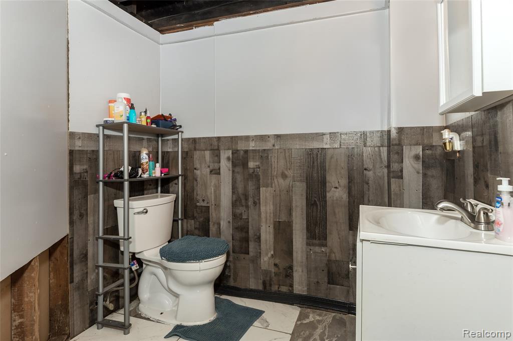 20308 Gilchrist Street, Detroit, MI 48235 — Photo 24