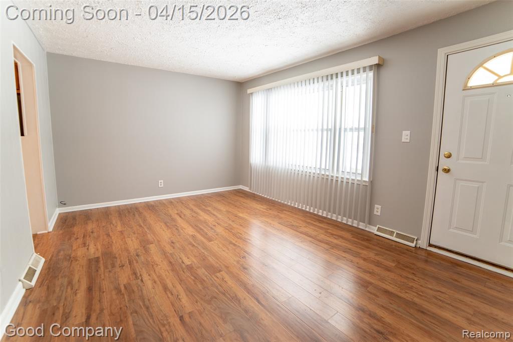 544 E Dallas Avenue, Madison Heights, MI 48071 — Photo 5