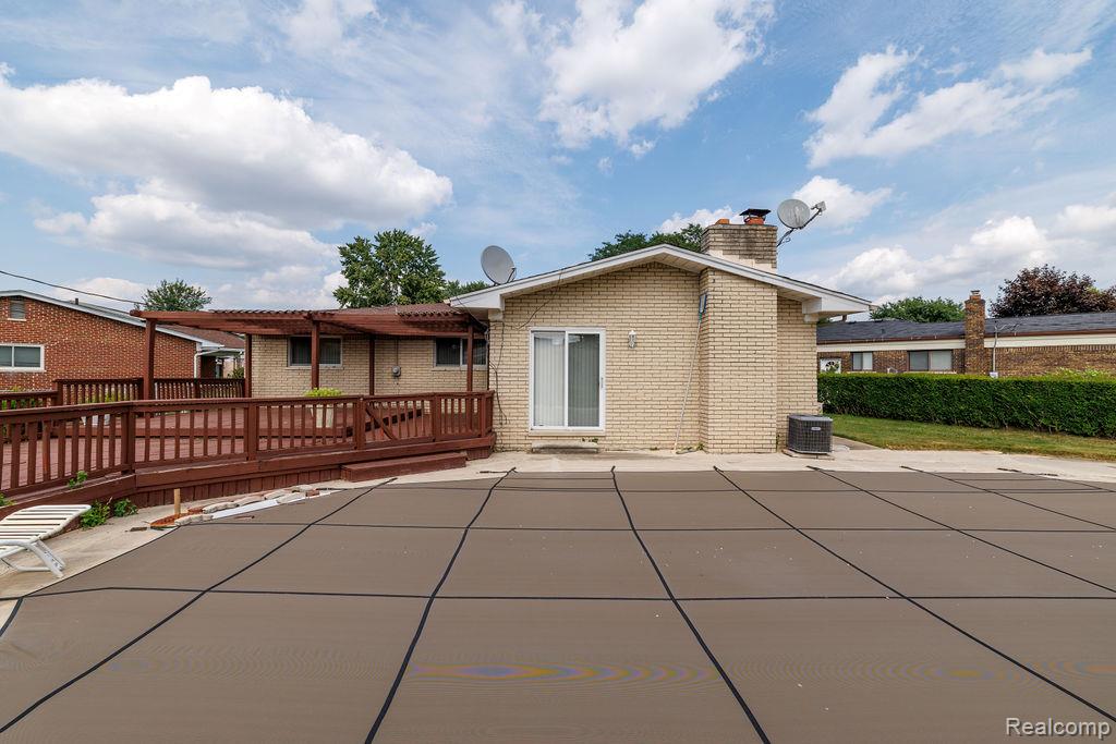 4908 Kadena Court, Sterling Heights, MI 48310 — Photo 15